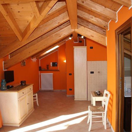 Casale Fe-Wo - Appartamenti Con Vista Lago กันเนโร ริเวียรา ภายนอก รูปภาพ