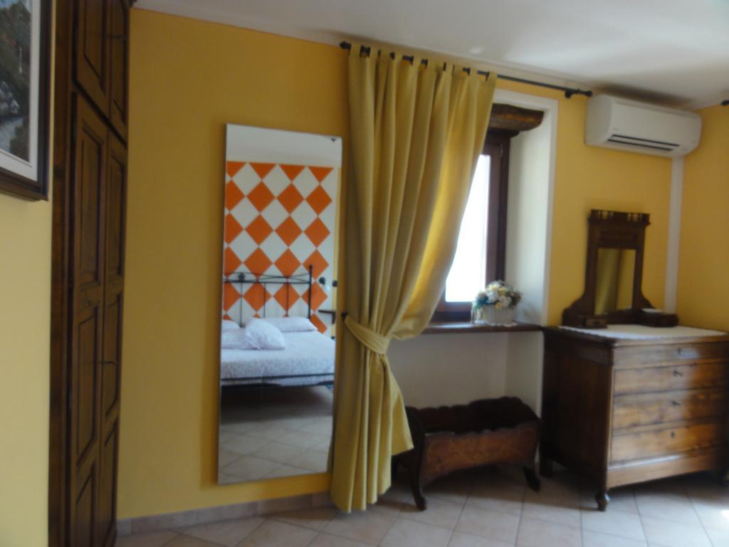 Casale Fe-Wo - Appartamenti Con Vista Lago กันเนโร ริเวียรา ห้อง รูปภาพ