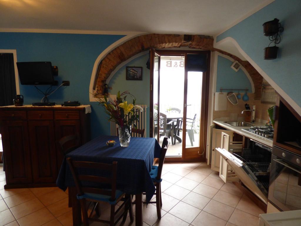 Casale Fe-Wo - Appartamenti Con Vista Lago กันเนโร ริเวียรา ภายนอก รูปภาพ