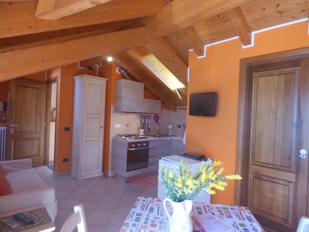 Casale Fe-Wo - Appartamenti Con Vista Lago กันเนโร ริเวียรา ภายนอก รูปภาพ
