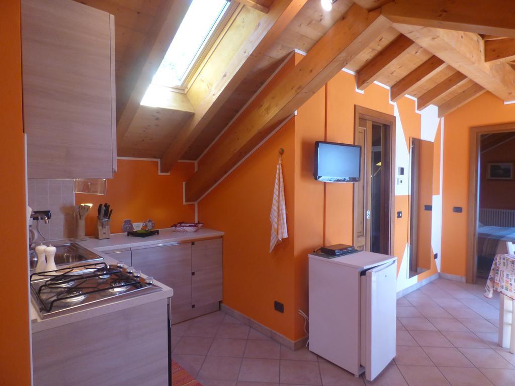Casale Fe-Wo - Appartamenti Con Vista Lago กันเนโร ริเวียรา ภายนอก รูปภาพ