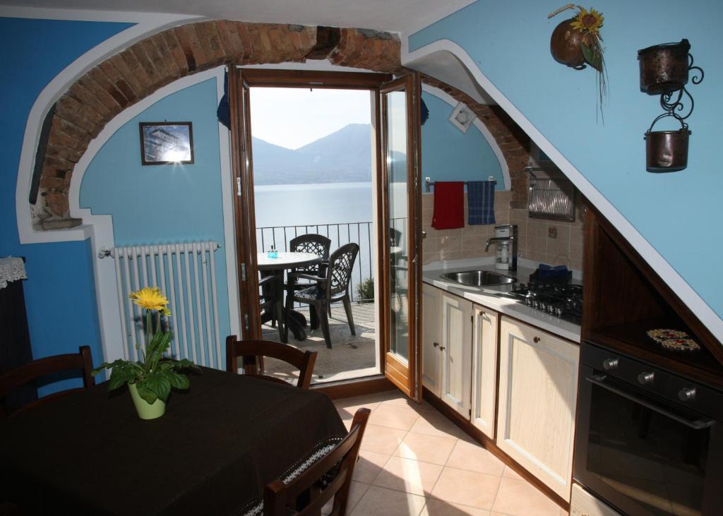 Casale Fe-Wo - Appartamenti Con Vista Lago กันเนโร ริเวียรา ห้อง รูปภาพ