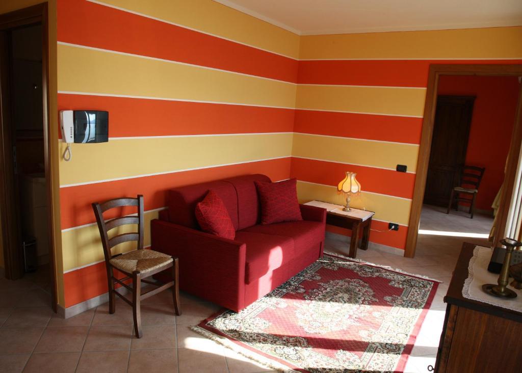 Casale Fe-Wo - Appartamenti Con Vista Lago กันเนโร ริเวียรา ห้อง รูปภาพ