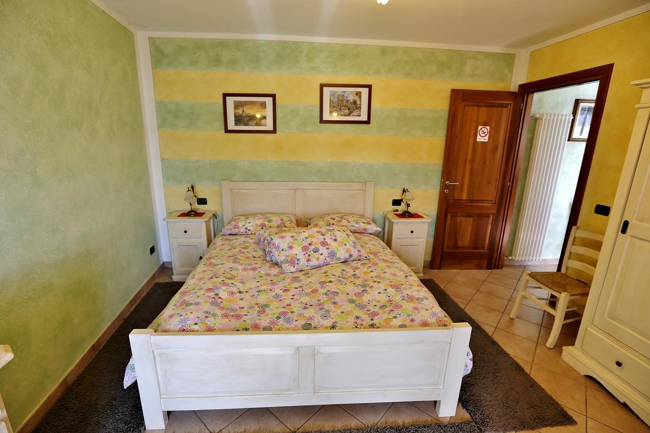 Casale Fe-Wo - Appartamenti Con Vista Lago กันเนโร ริเวียรา ภายนอก รูปภาพ