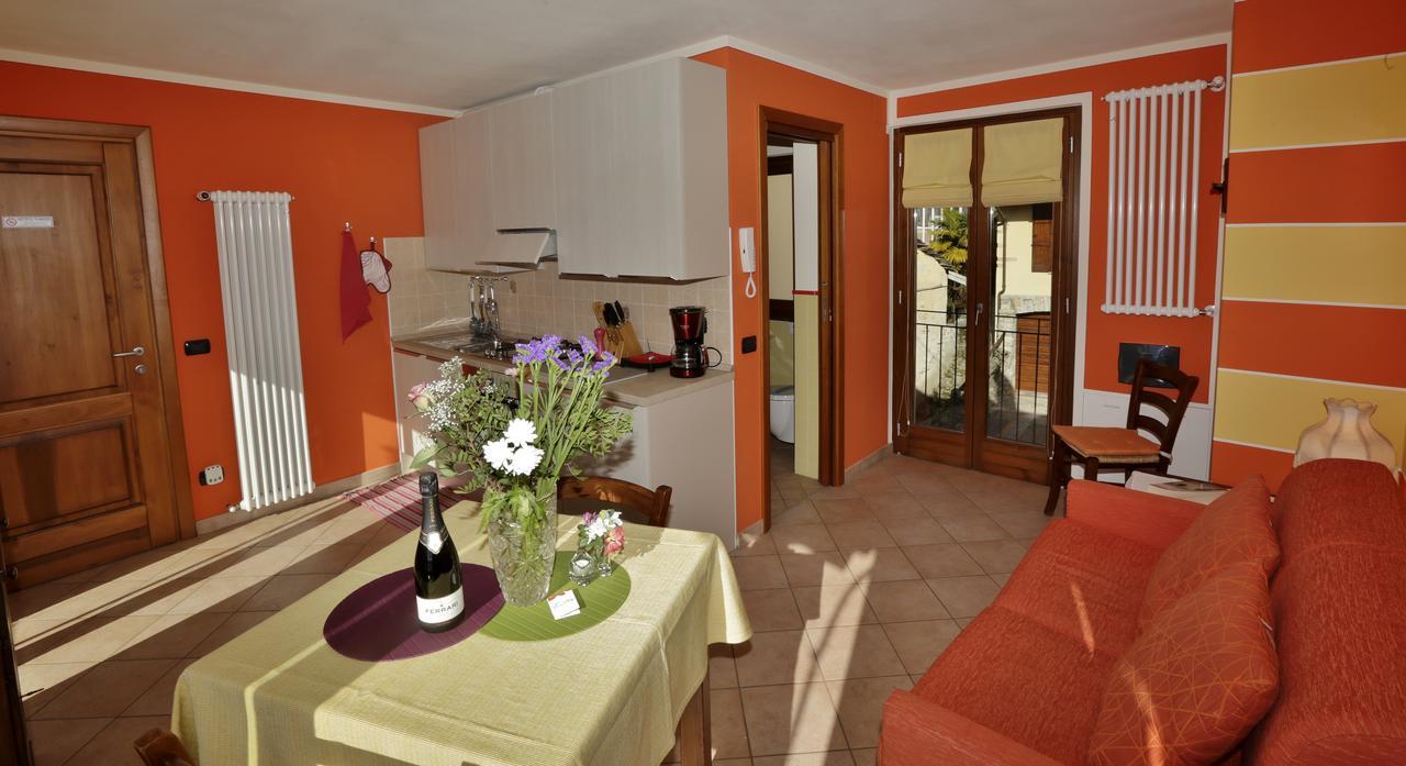 Casale Fe-Wo - Appartamenti Con Vista Lago กันเนโร ริเวียรา ภายนอก รูปภาพ