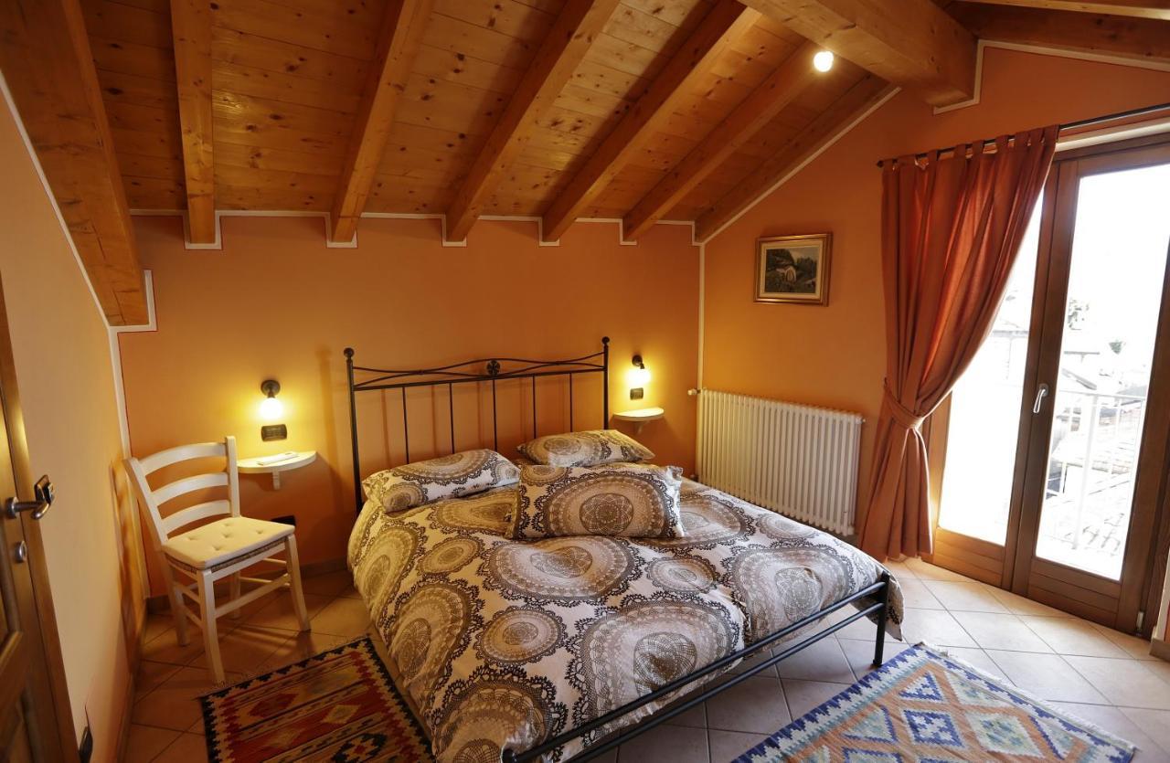Casale Fe-Wo - Appartamenti Con Vista Lago กันเนโร ริเวียรา ภายนอก รูปภาพ